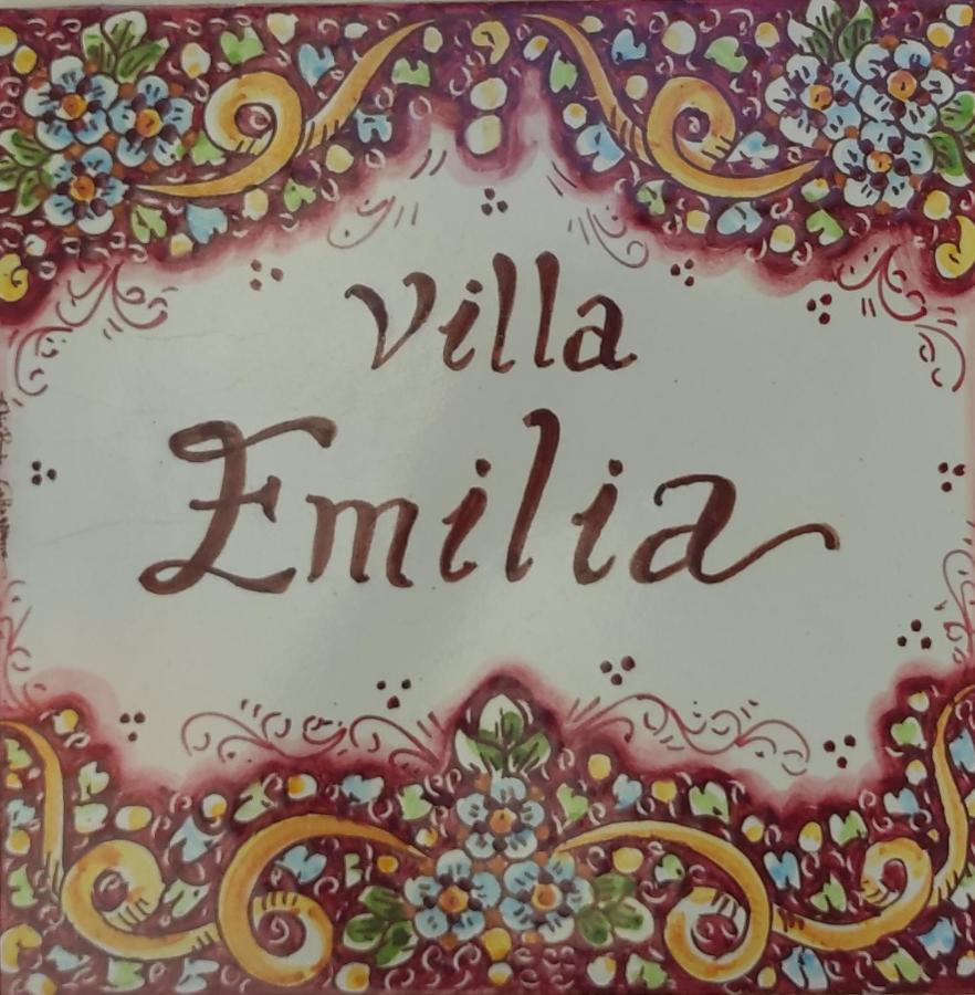 Emilia *
